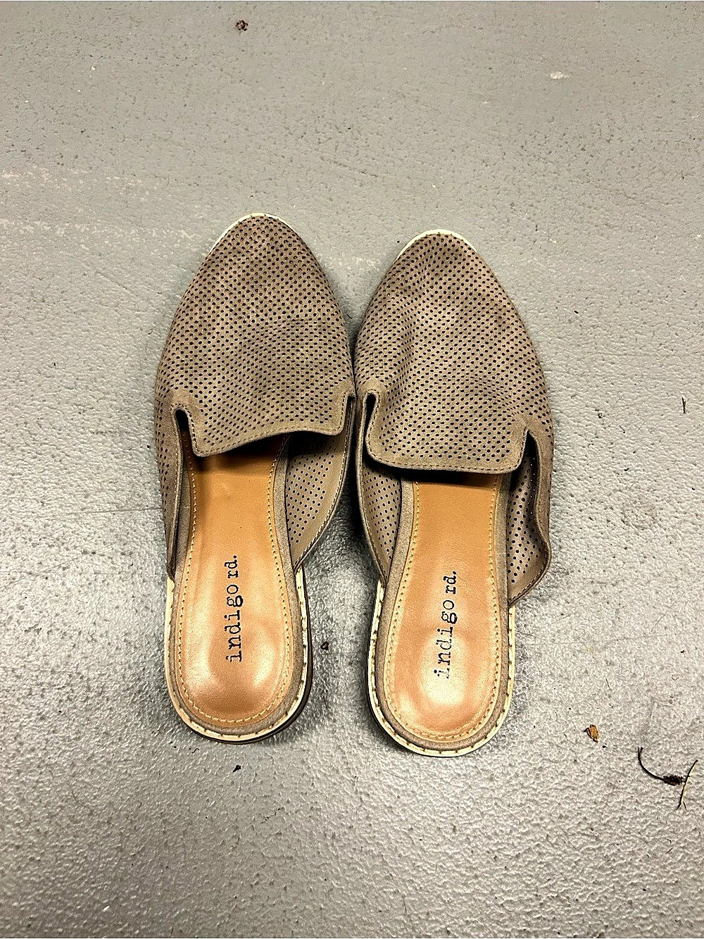 Índigo Rd. Perforated Leather Mules in Brown US 6